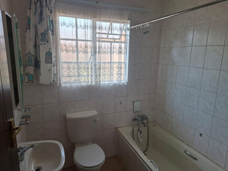 To Let 3 Bedroom Property for Rent in La Hoff North West